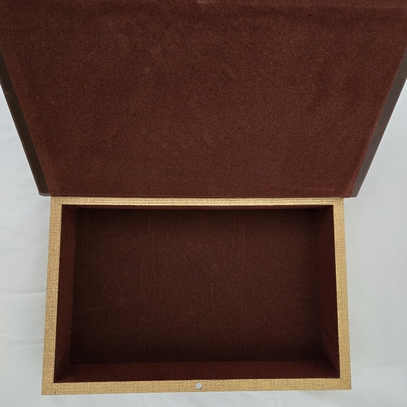 Secret Storage Book - Picture 2 of 6